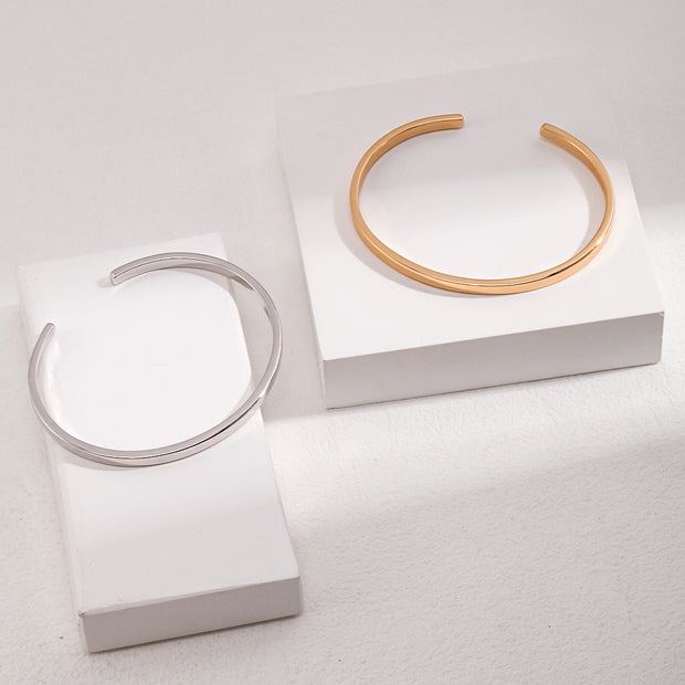 "Radiant Loop" Silver Bangle