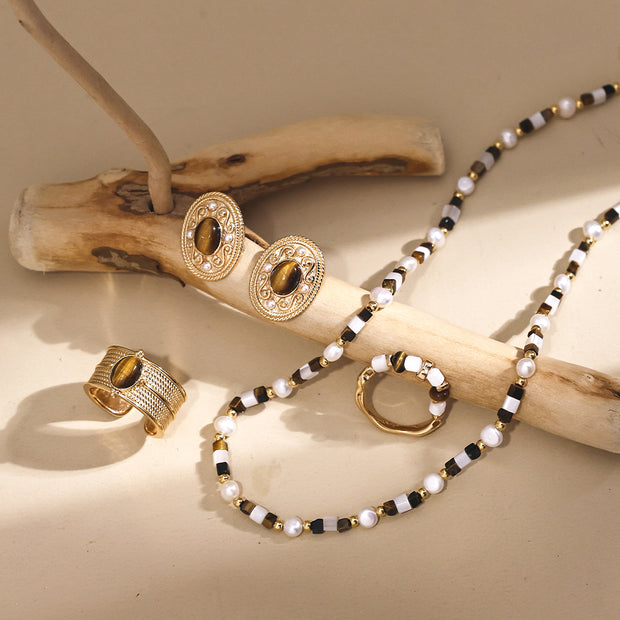 “Vintage Glow” Silver Necklace