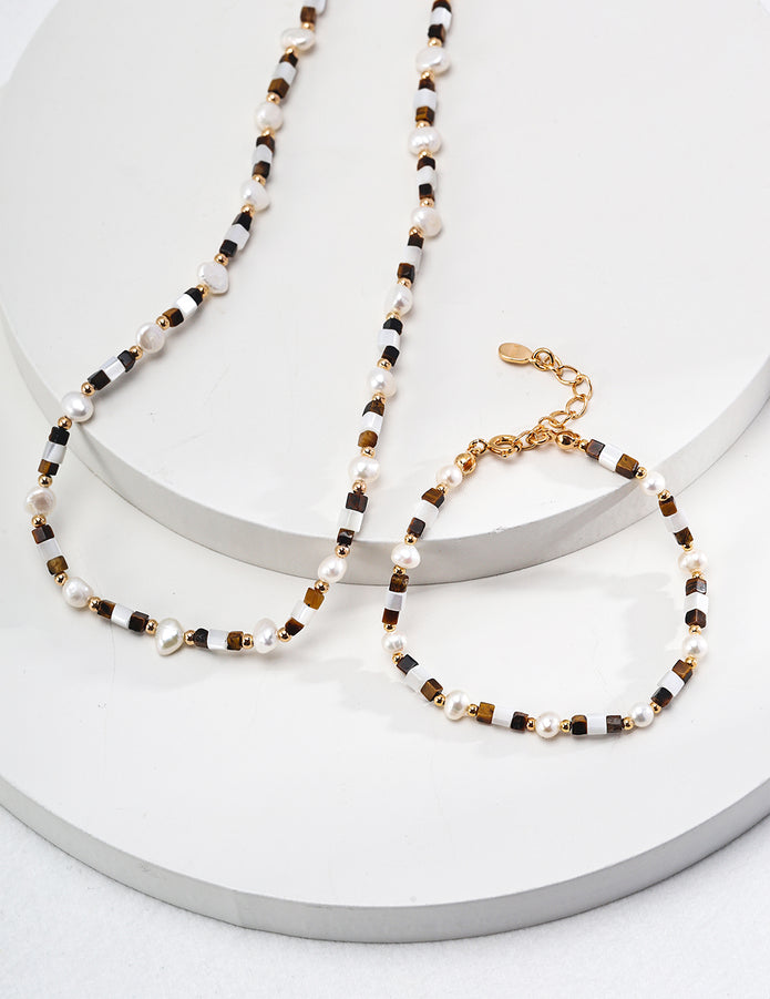 “Vintage Glow” Silver Necklace