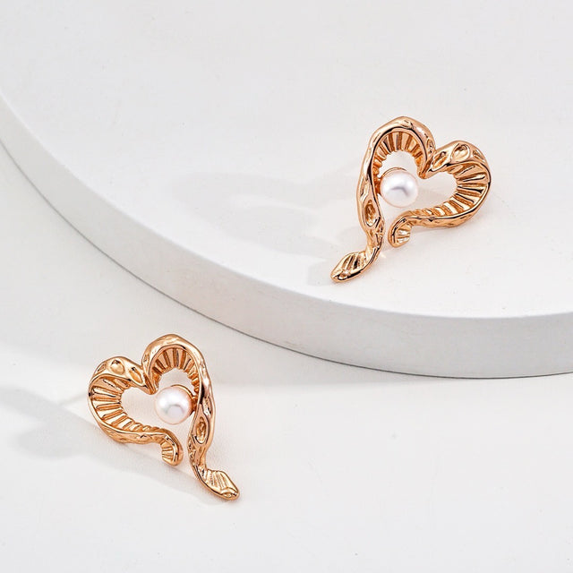 "Heart Bloom" Pearl Earrings