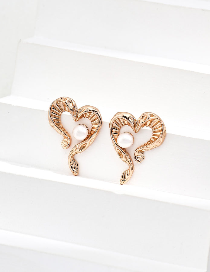 "Heart Bloom" Pearl Earrings