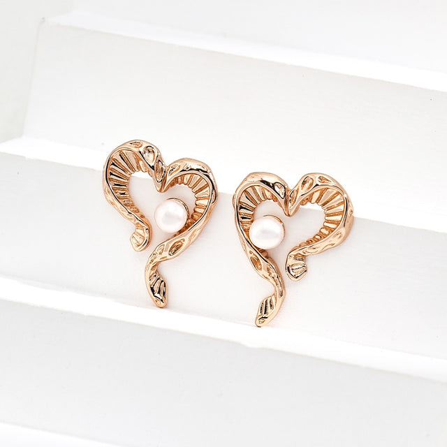 "Heart Bloom" Pearl Earrings