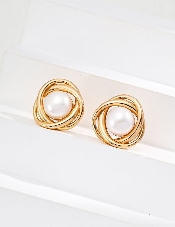 “Pure Muse” Pearl Earrings 2