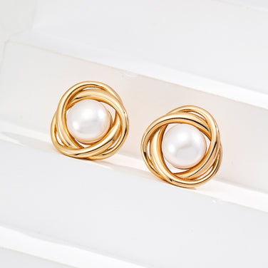 “Pure Muse” Pearl Earrings 2