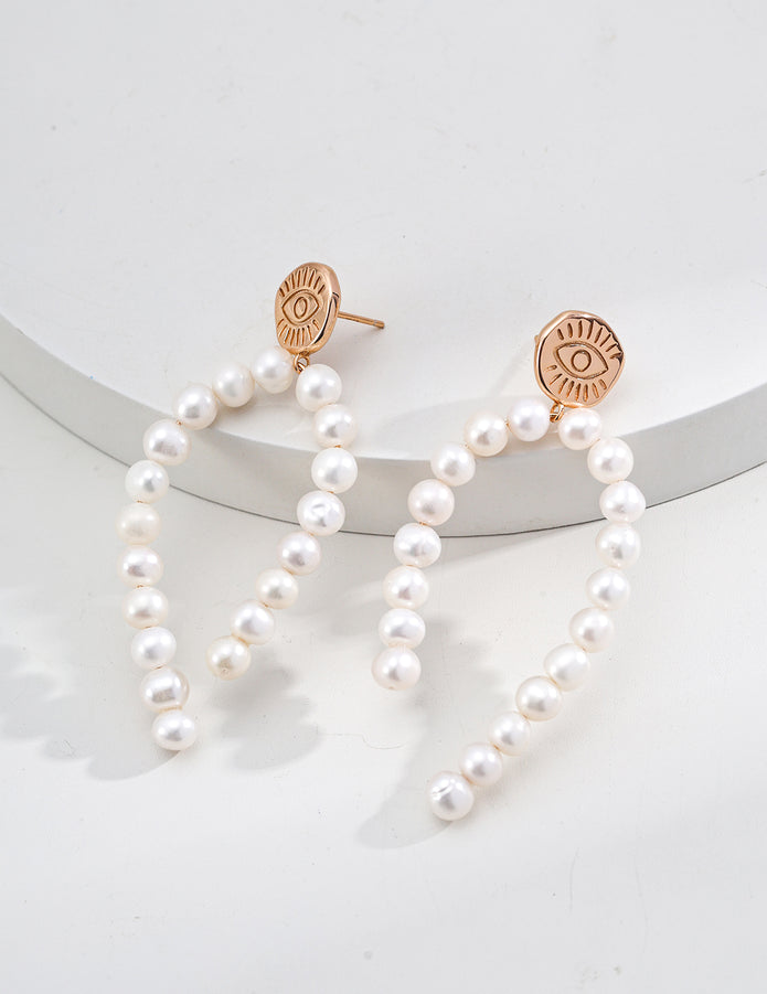“Pure Muse” Pearl Earrings 1