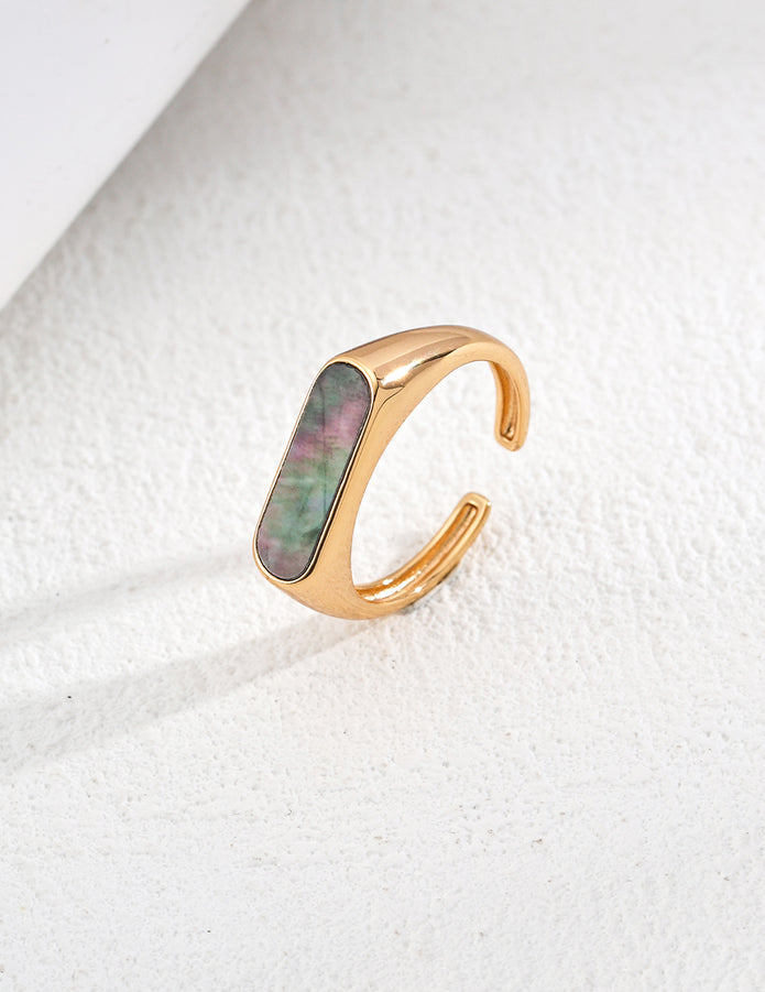 "Amour Élégance" Black Shell Ring
