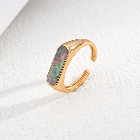 "Amour Élégance" Black Shell Ring