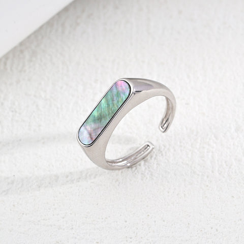 "Amour Élégance" Black Shell Ring