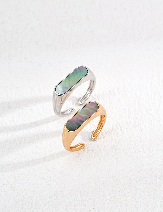 "Amour Élégance" Black Shell Ring