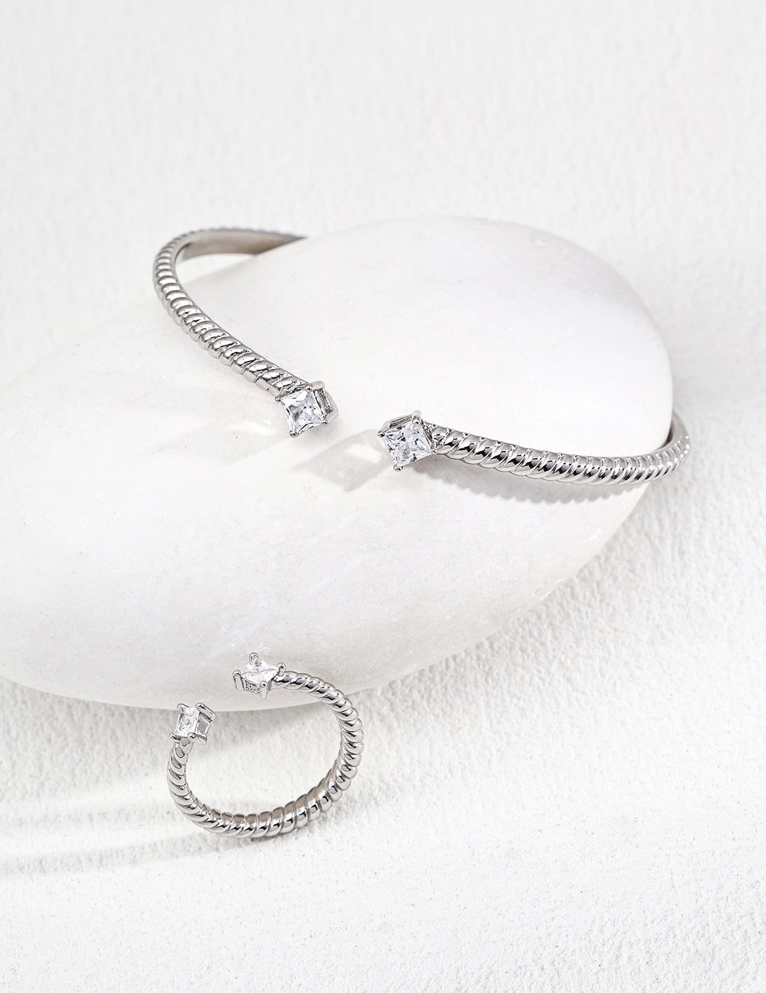 “Lumière” Silver Zircon Ring