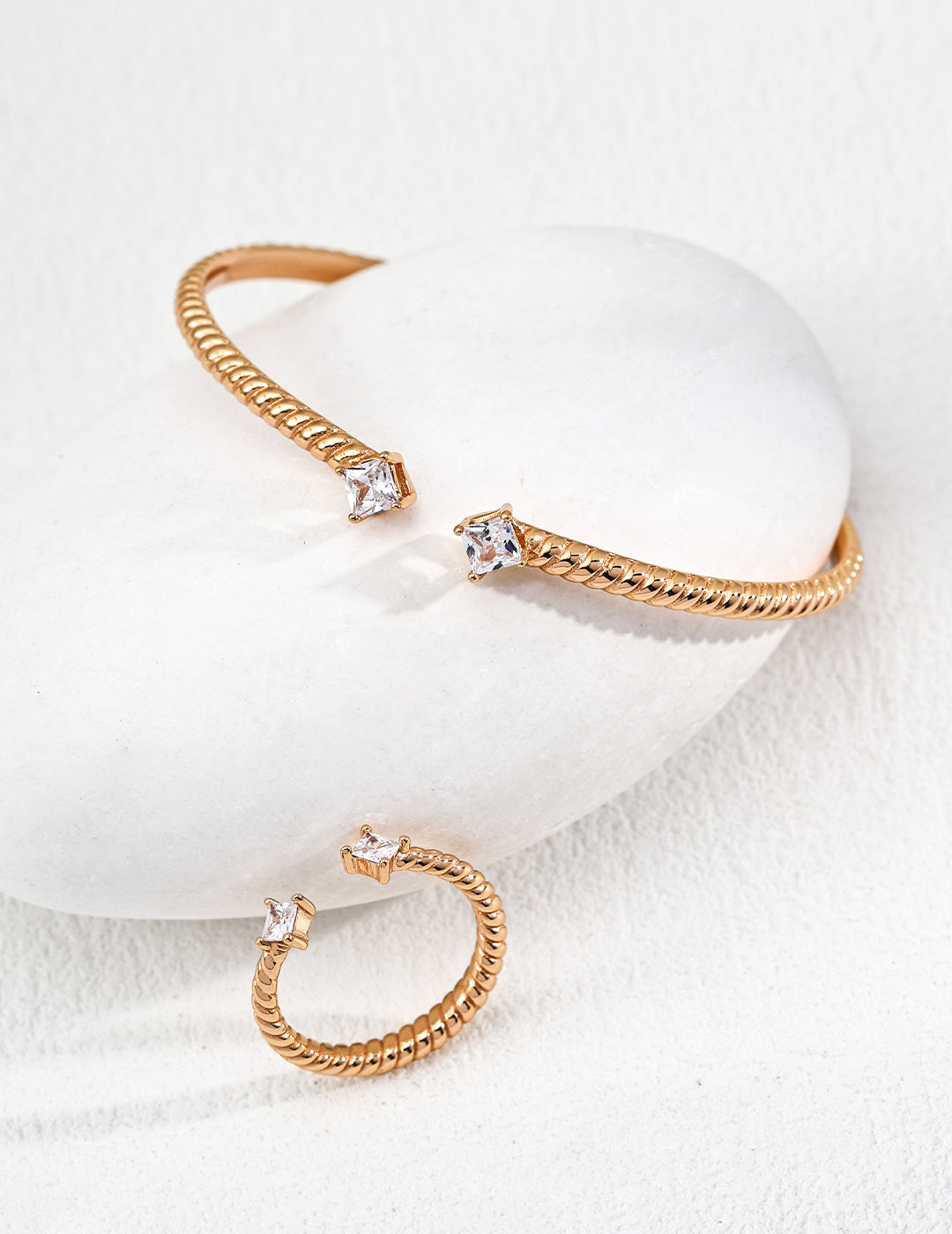 “Lumière” Silver Zircon Bangle