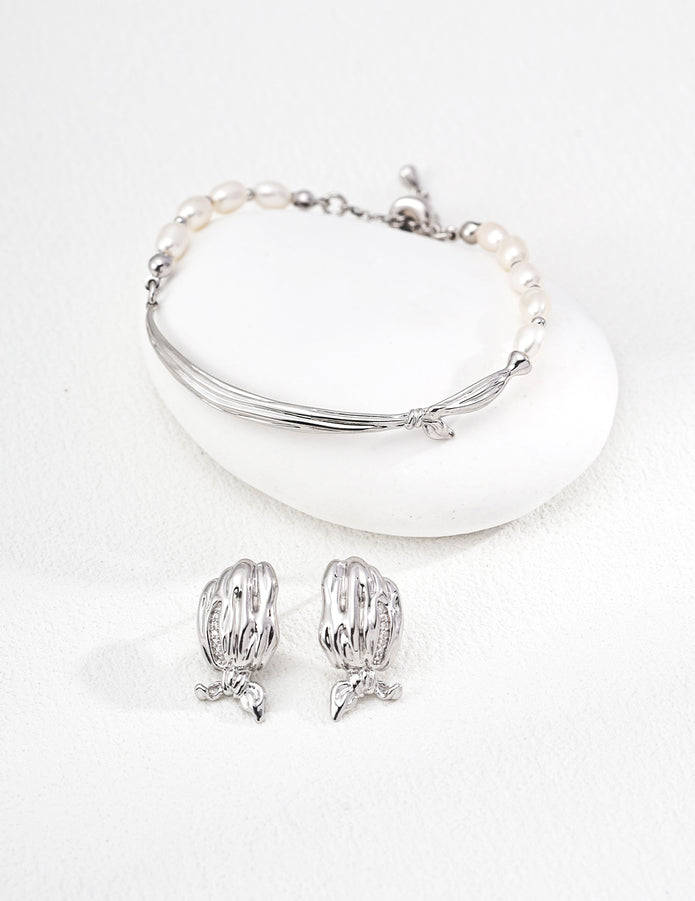 “Silver Gleam” Pearl Bracelet
