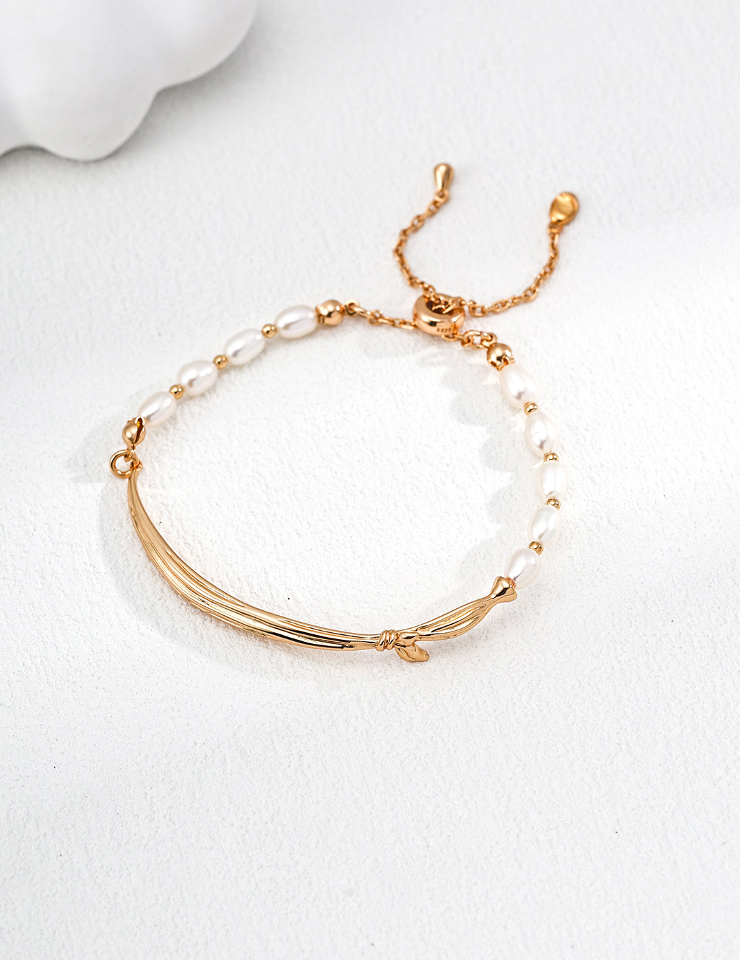 “Silver Gleam” Pearl Bracelet