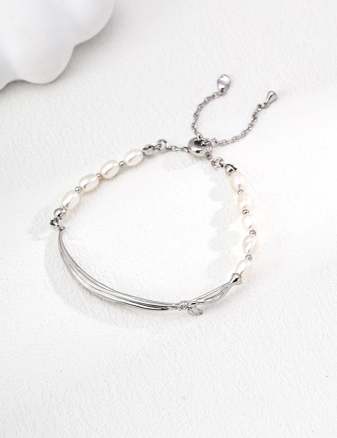 “Silver Gleam” Pearl Bracelet