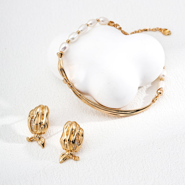 “Silver Gleam” Pearl Bracelet