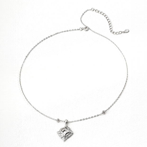 "Reverie" Pearl Necklace