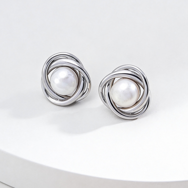 “Pure Muse” Pearl Earrings 2