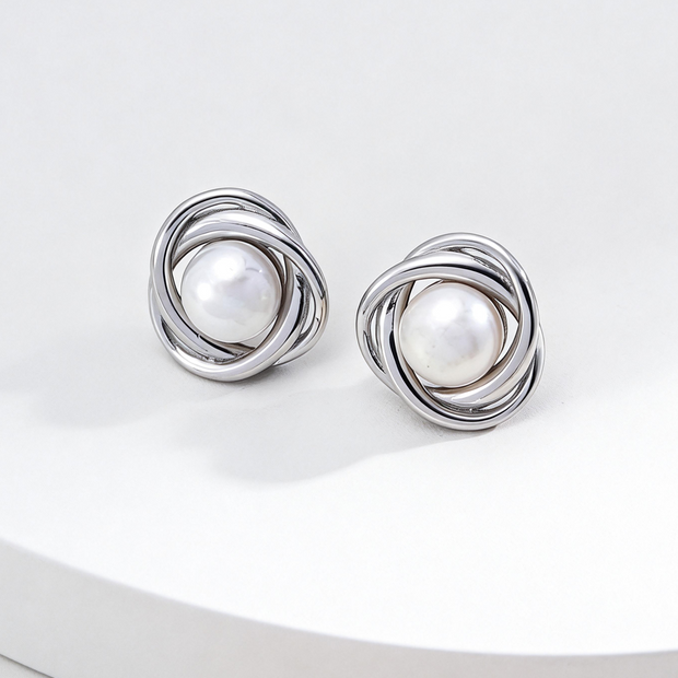 “Pure Muse” Pearl Earrings 2