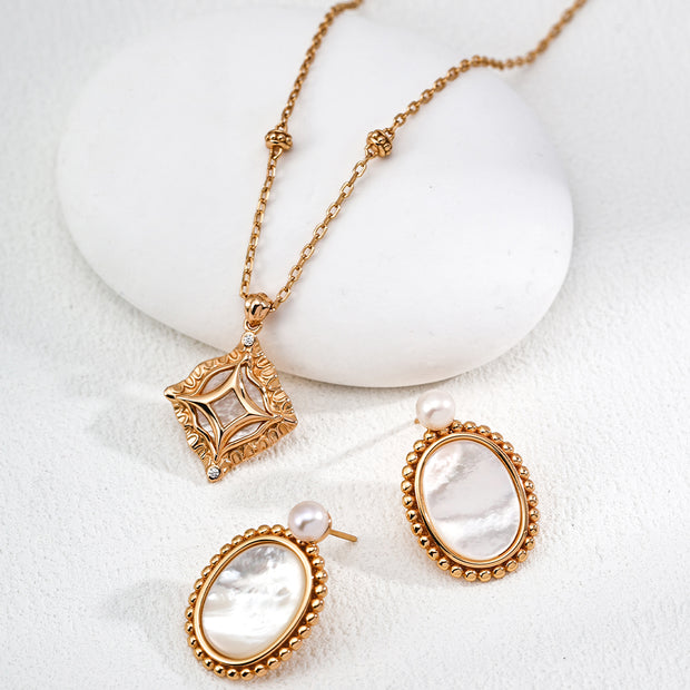 "Reverie" Pearl Necklace